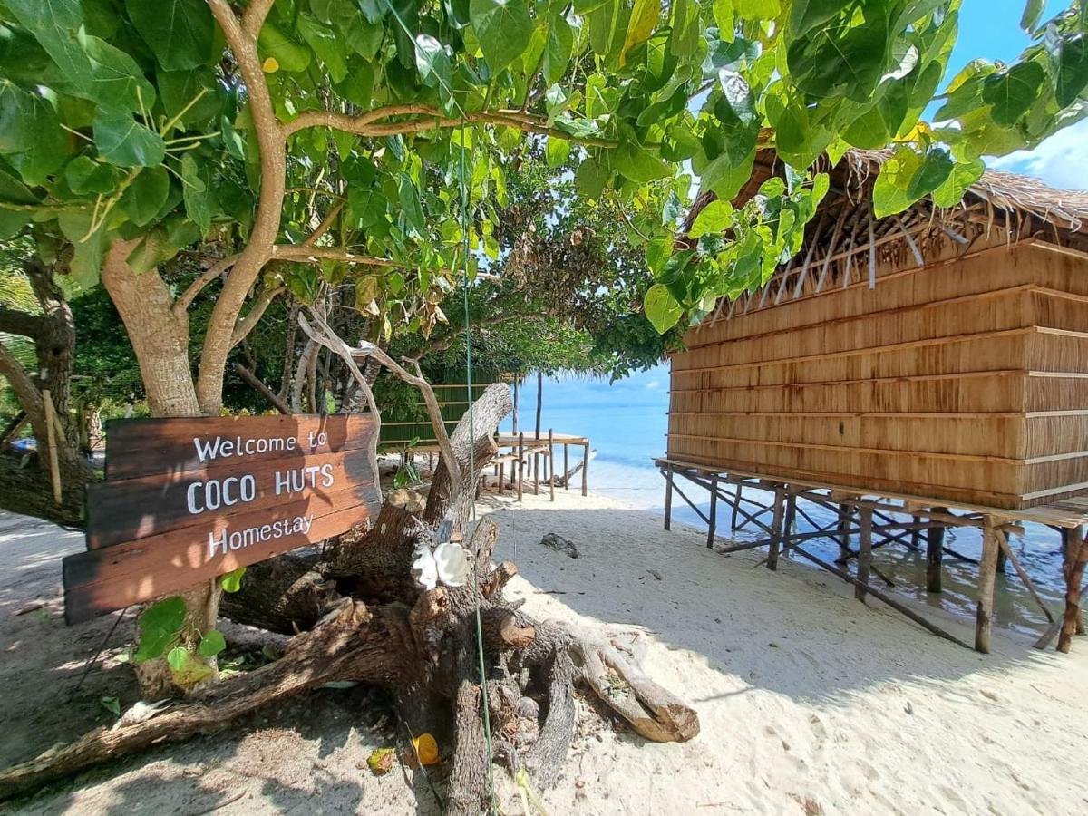 Coco Huts Guest House Waisai Extérieur photo