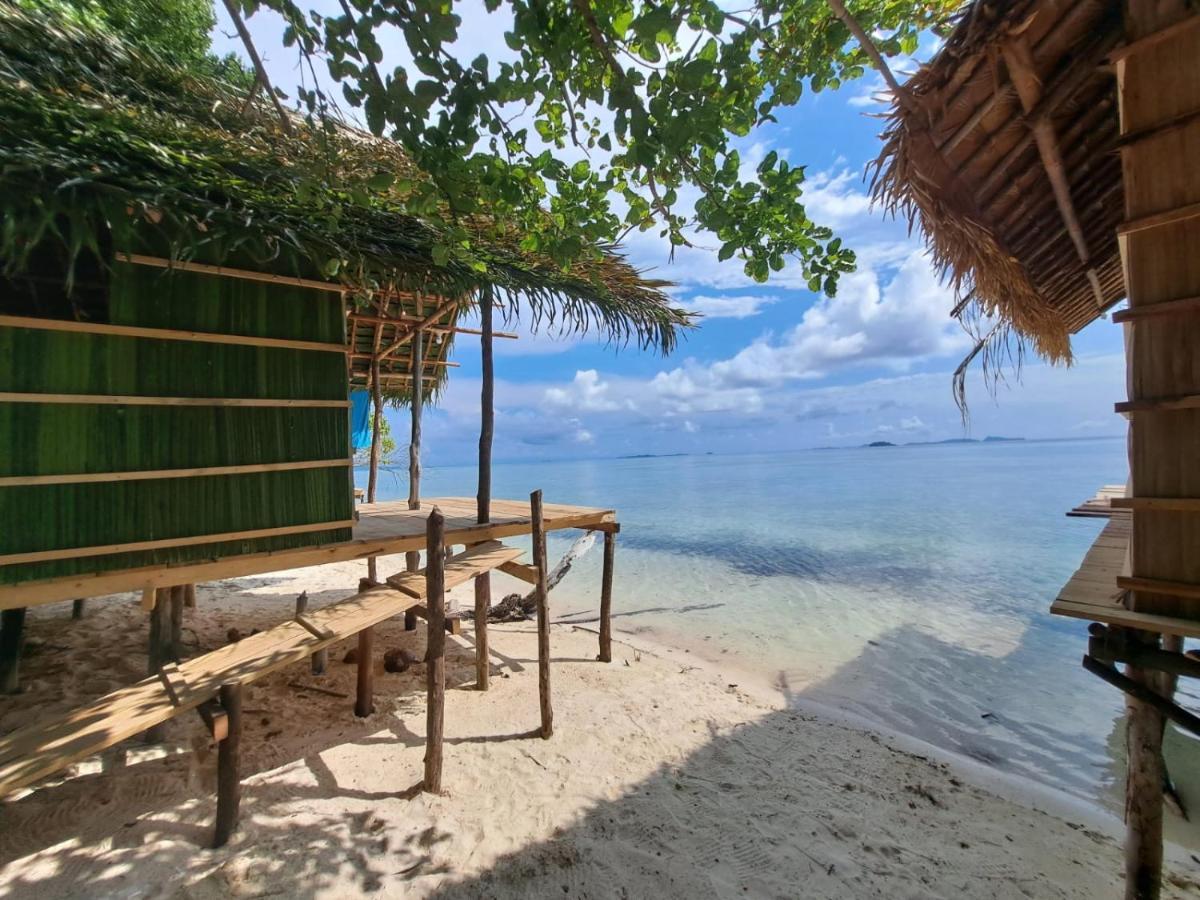Coco Huts Guest House Waisai Extérieur photo
