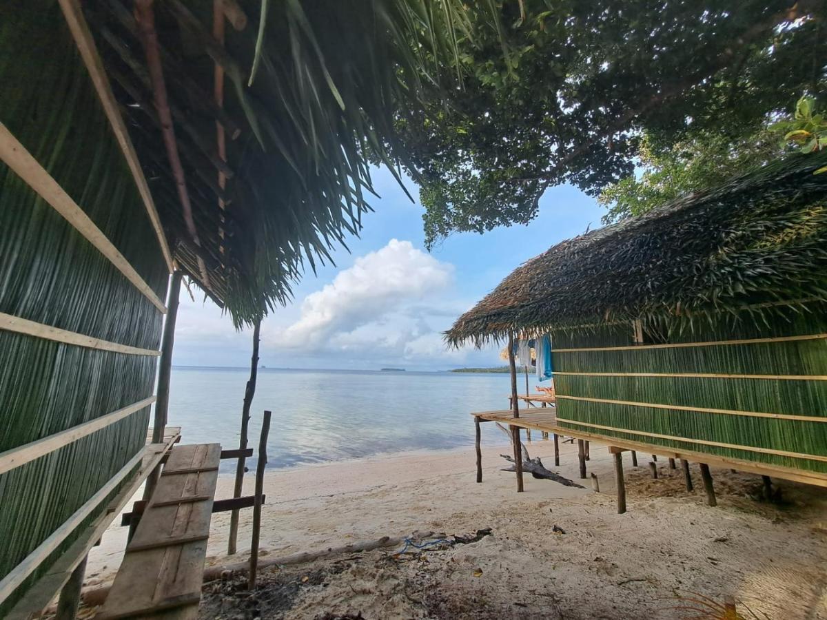 Coco Huts Guest House Waisai Extérieur photo